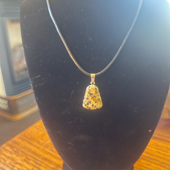 Black Dalmation Jasper Pendent Necklace - Picture 2 of 2